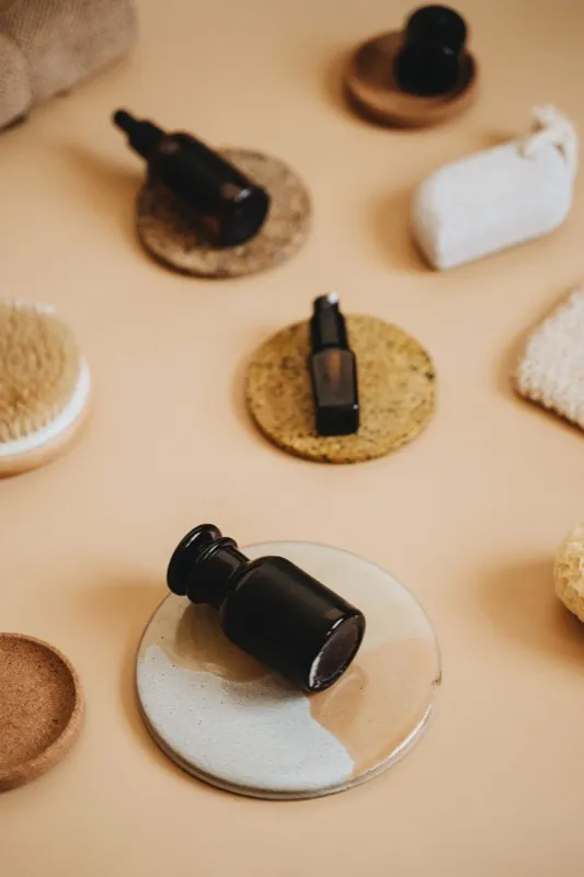 Flesjes met verzorgende serums